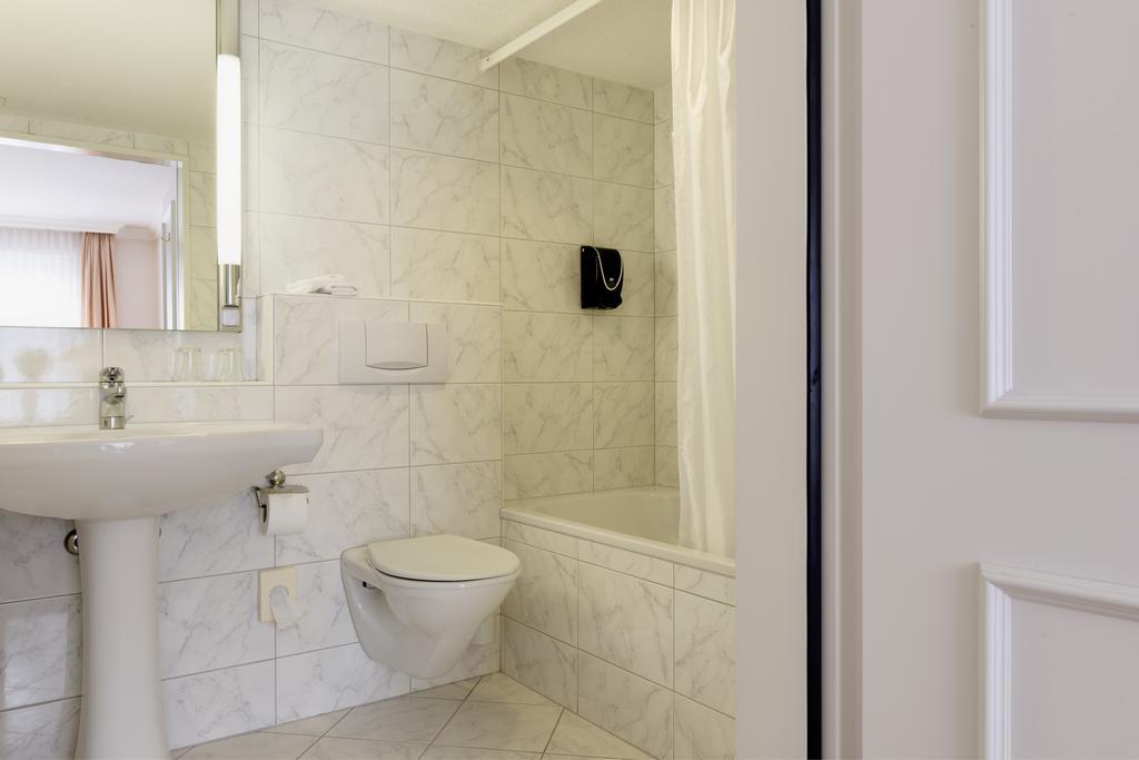 Kunsthotel Linde Garni Айнзиделн Екстериор снимка