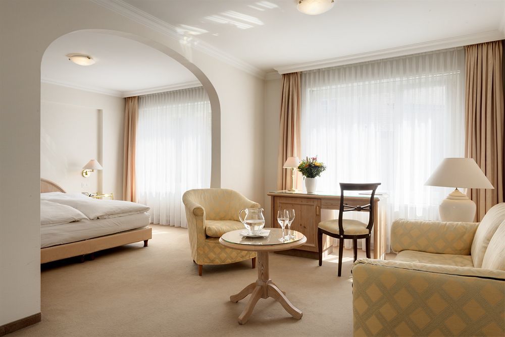 Kunsthotel Linde Garni Айнзиделн Екстериор снимка