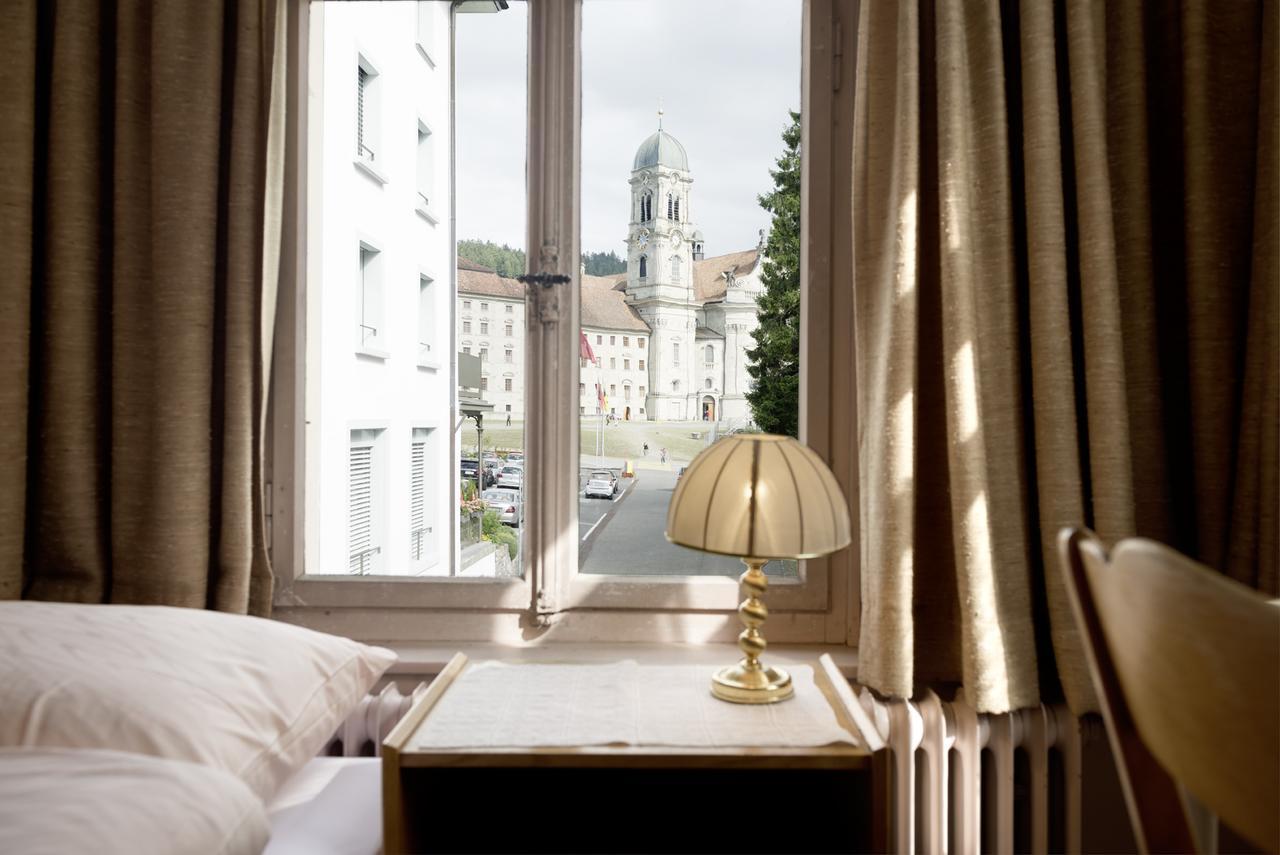 Kunsthotel Linde Garni Айнзиделн Екстериор снимка